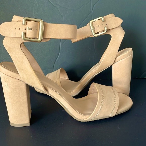 NWOT Suede Sandals. - Picture 1 of 10